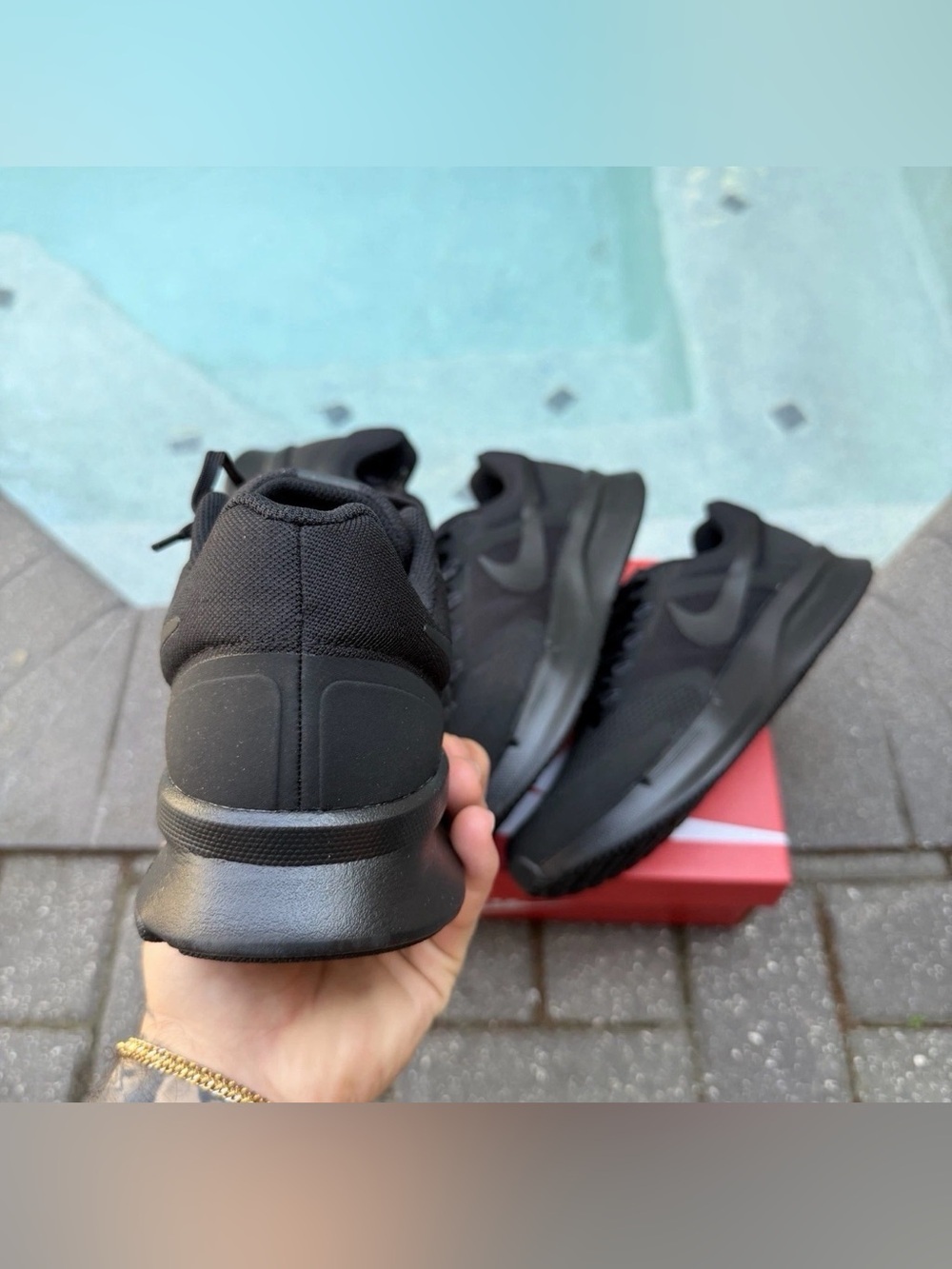 NIKE RUN SWIFT 3 RUNNING SHOES SNEAKERS ALL BLACK DR2698-003 WMNS SIZE 12 - Picture 3 of 6